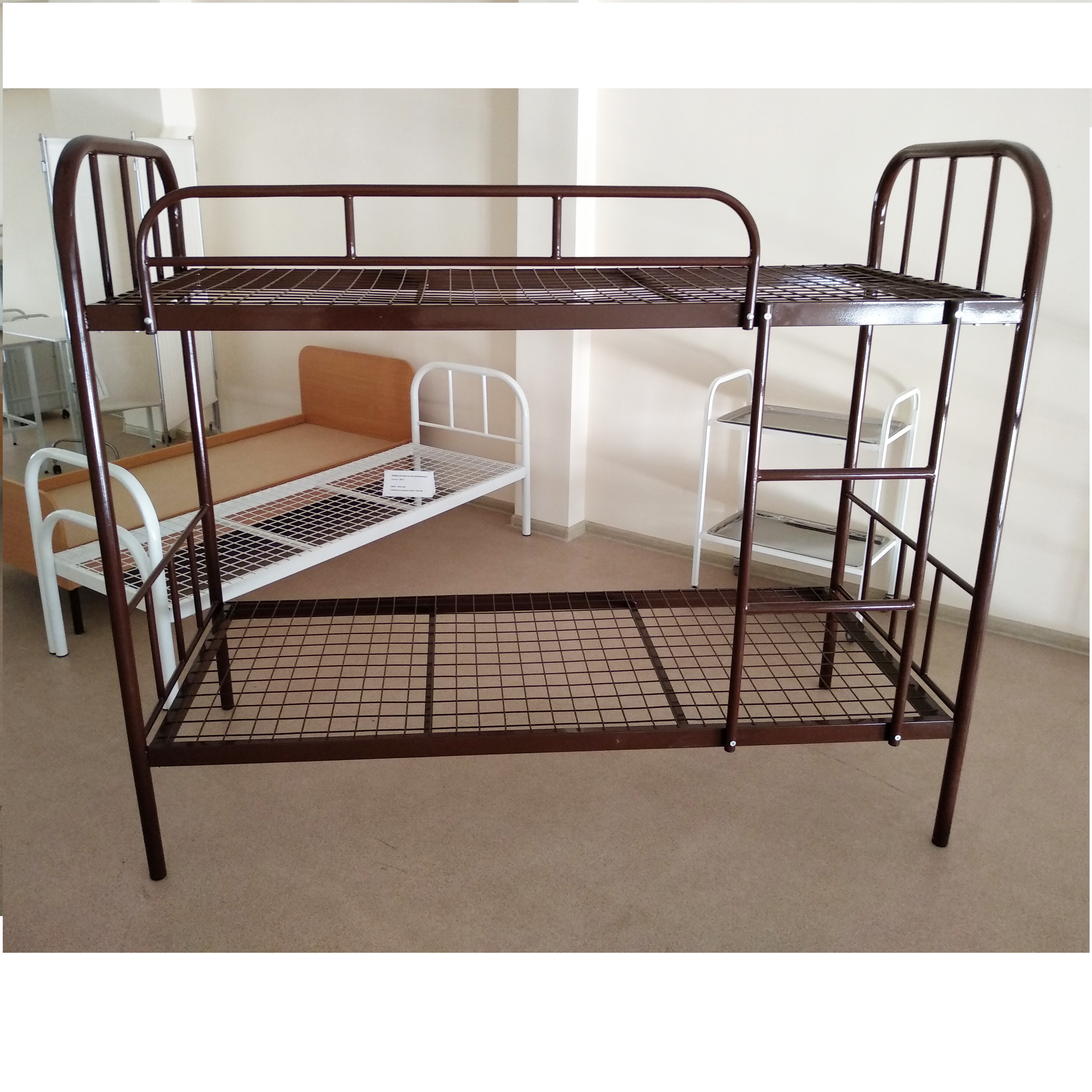 кровать двухъярусная с металлическим каркасом